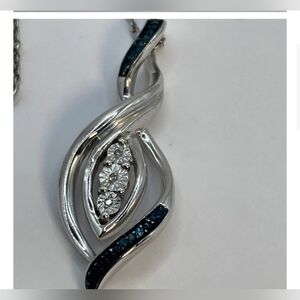 Elegant Silver  Diamond  Necklace